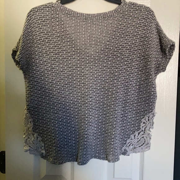 ae top - Picture 3 of 4